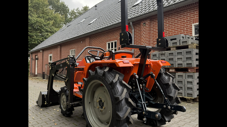 Kubota B1-17 met voorlader